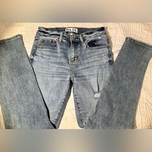 DAZE Denim Skinny Jeans Distressed Ripped 
REPREVE® Sustainable Stretch Size 26